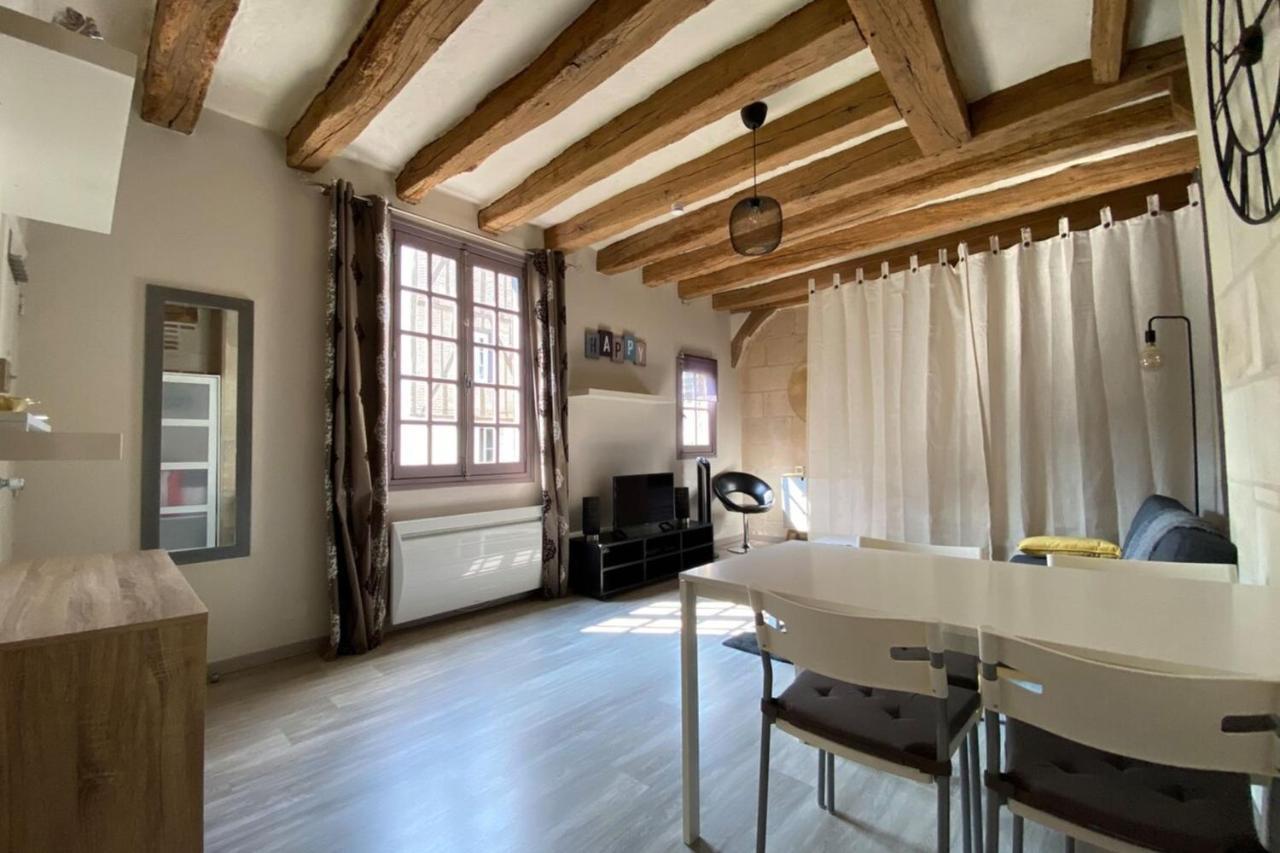 Typical Apartment In The Heart Of The City With Wifi Tours Luaran gambar